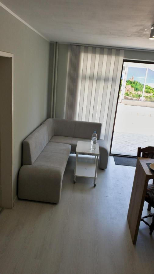 Cozy Studio Near The Park With Huge Verandah. Veliko Tŭrnovo Exterior foto